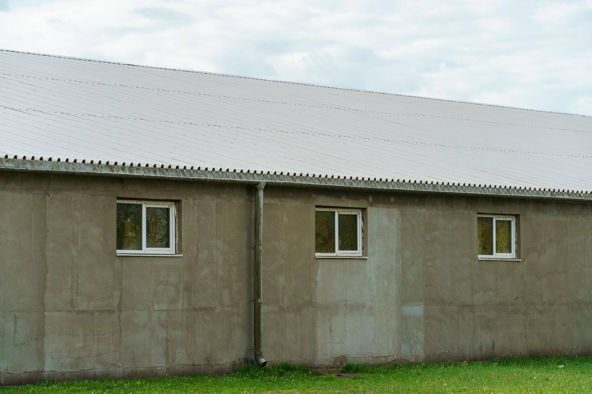 Jak wykonać dach do garażu z płyt betonowych